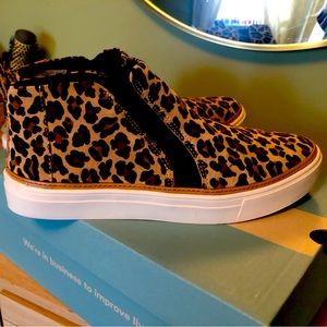 TOMS slip on shoes. Never worn only tried on.